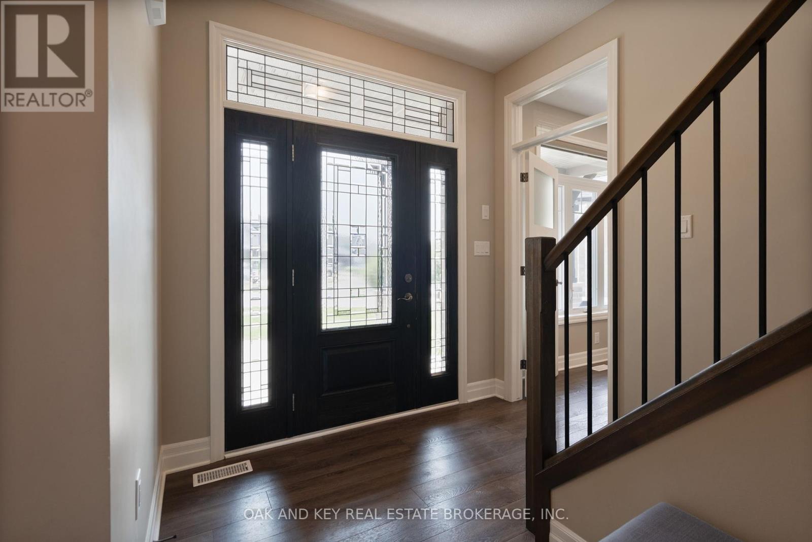 25 Hardy Court, Lucan Biddulph, Ontario  N0M 2J0 - Photo 4 - X12329963