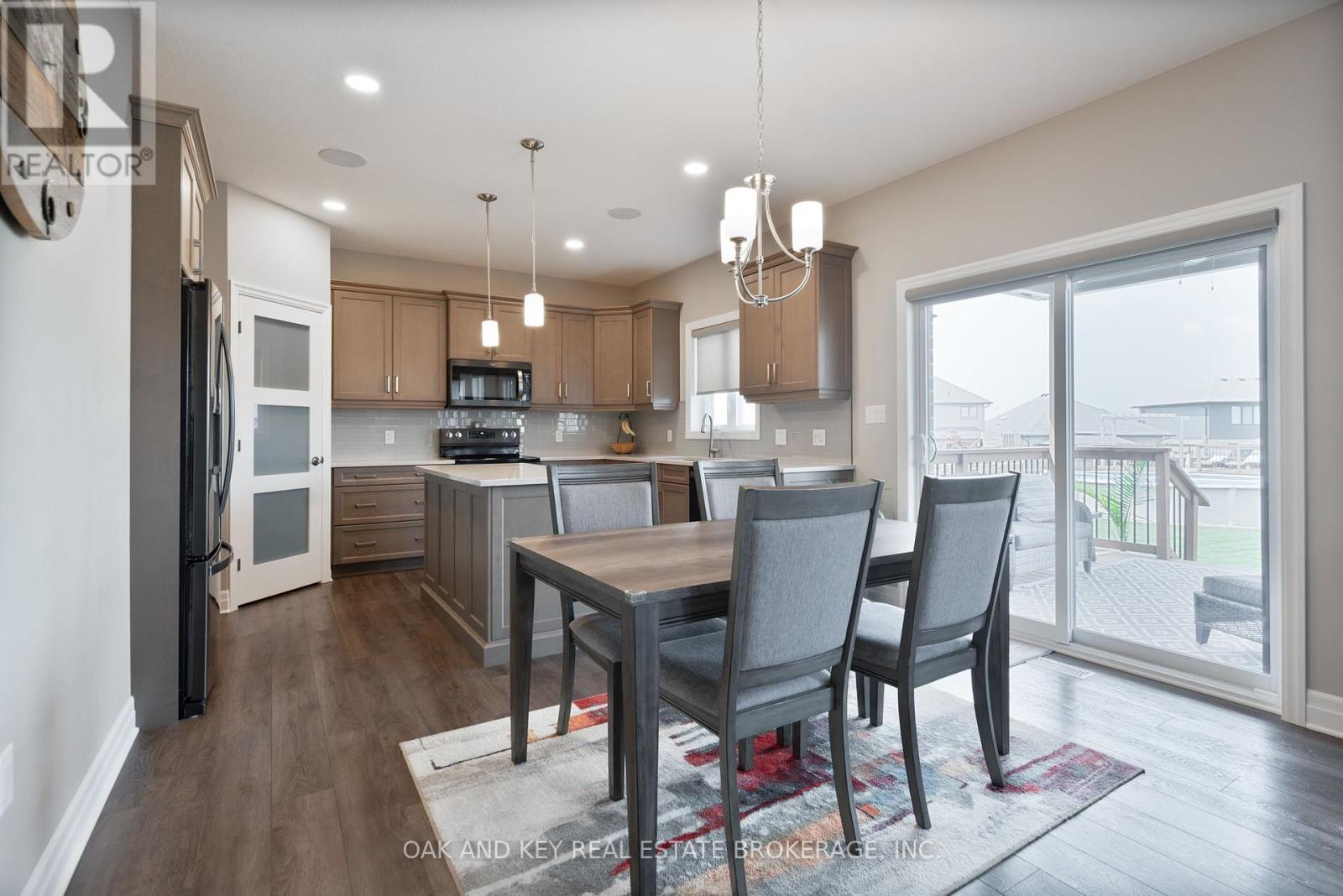25 Hardy Court, Lucan Biddulph, Ontario  N0M 2J0 - Photo 6 - X12329963
