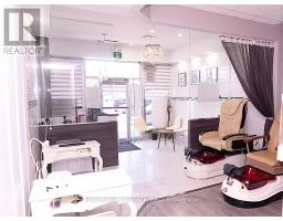 39 QUEEN STREET N, Mississauga, Ontario