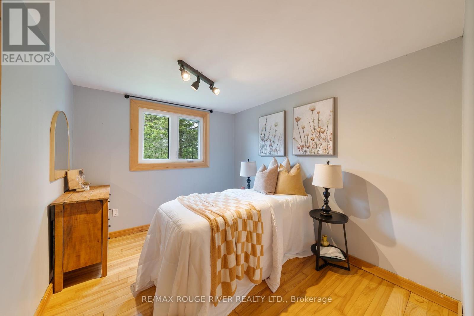 566 Cottingham Road, Kawartha Lakes, Ontario  K0L 2W0 - Photo 14 - X12412673