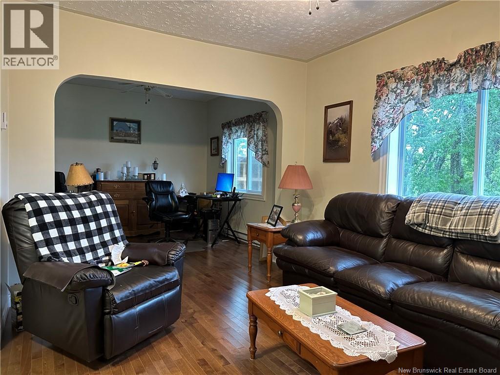 15 Cedar Street, Mcadam, New Brunswick  E6J 1V5 - Photo 10 - NB127004