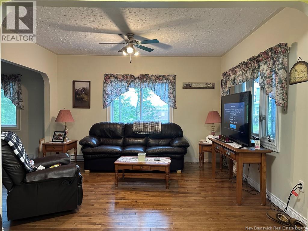 15 Cedar Street, Mcadam, New Brunswick  E6J 1V5 - Photo 6 - NB127004