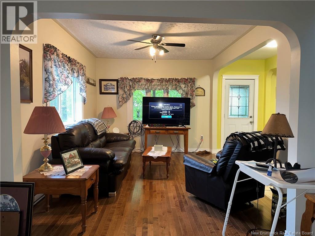 15 Cedar Street, Mcadam, New Brunswick  E6J 1V5 - Photo 7 - NB127004