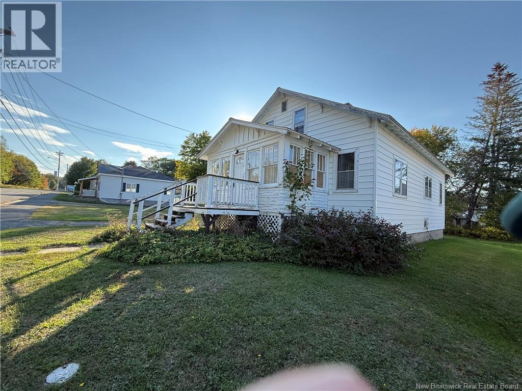 67 Saunders Road, Mcadam, New Brunswick  E6J 1L4 - Photo 1 - NB126911