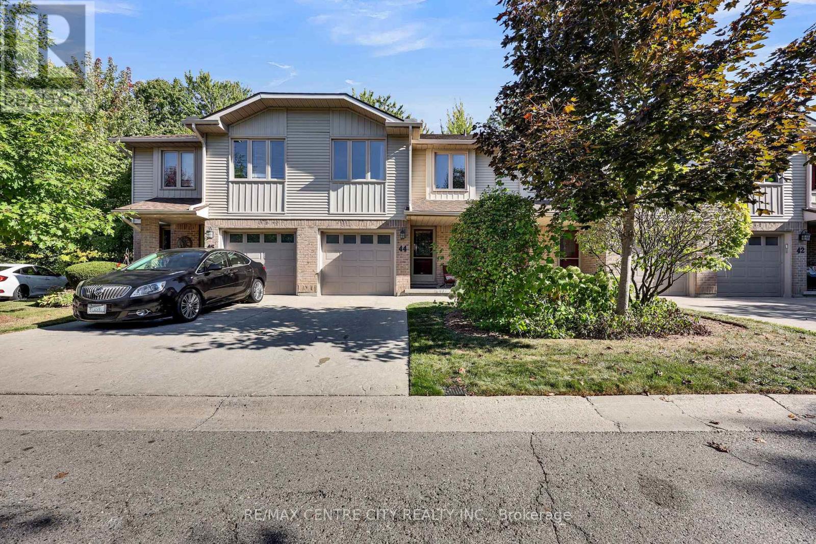 44 - 70 Glenroy Road, London South, Ontario  N5Z 4W9 - Photo 2 - X12414202