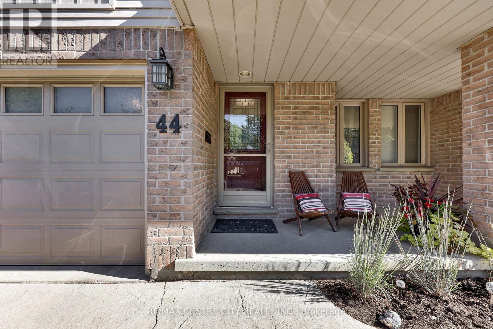 44 - 70 Glenroy Road, London South, Ontario  N5Z 4W9 - Photo 3 - X12414202