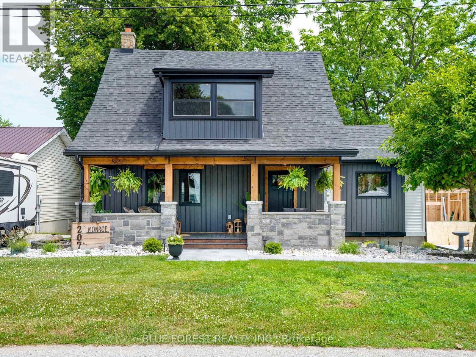 207 MONROE STREET, West Elgin, Ontario
