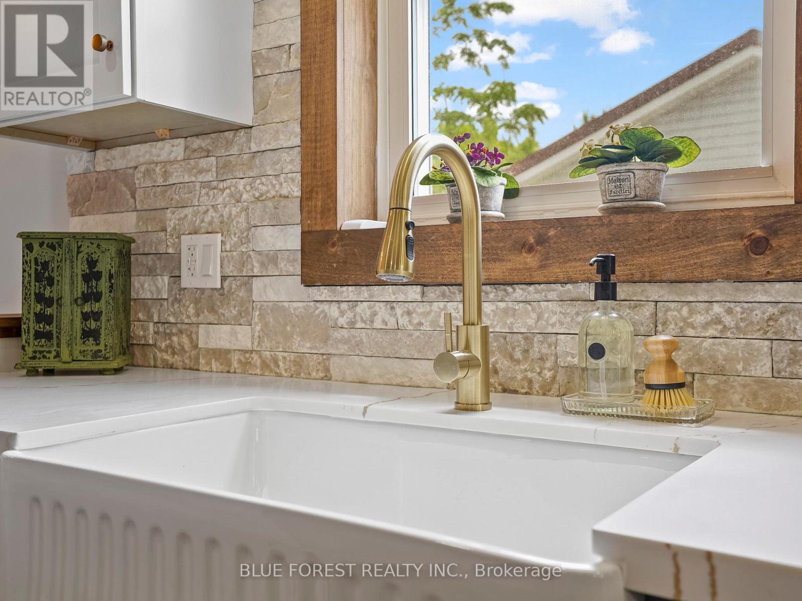 207 Monroe Street, West Elgin, Ontario  N0L 2C0 - Photo 20 - X12414206