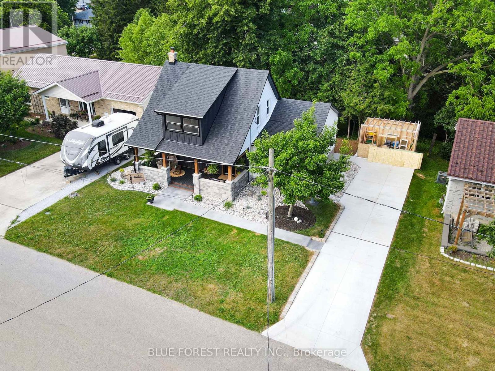 207 Monroe Street, West Elgin, Ontario  N0L 2C0 - Photo 4 - X12414206