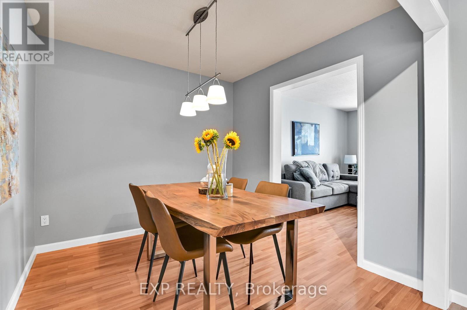 1962 Greenvale Lane, Ottawa, Ontario  K1C 6E3 - Photo 5 - X12414196