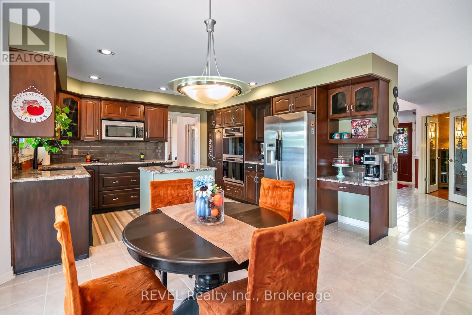 23 Green Meadow Crescent, Welland, Ontario  L3C 6X2 - Photo 11 - X12414166