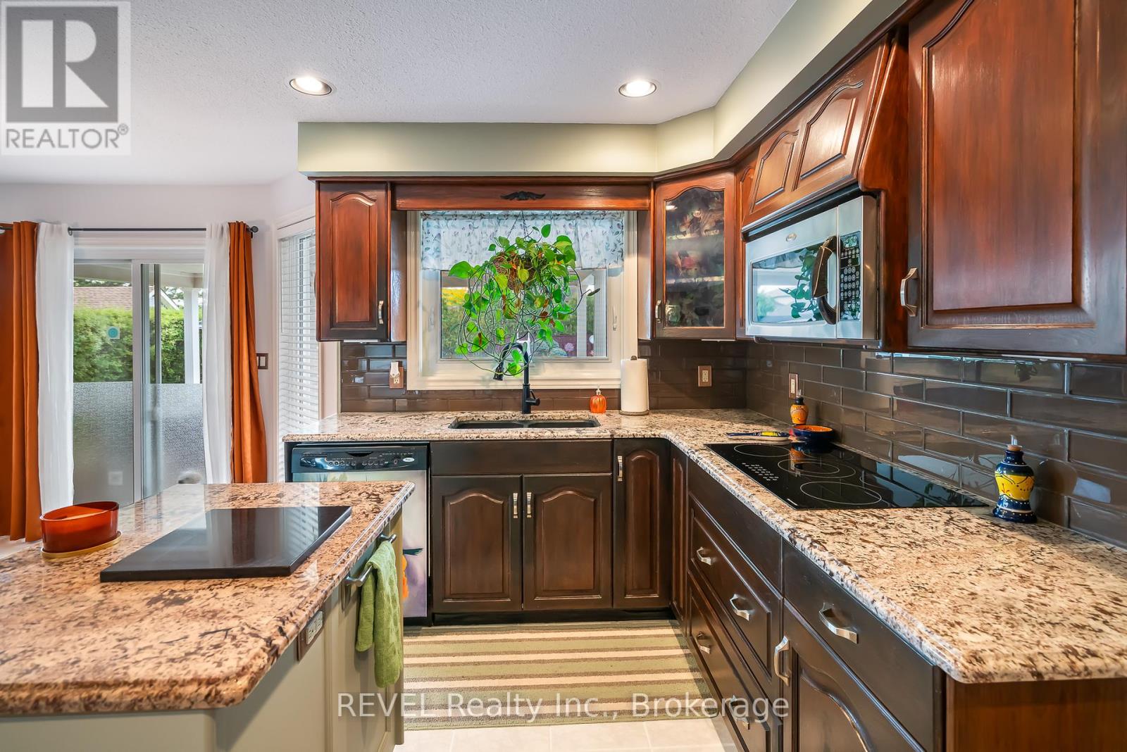 23 Green Meadow Crescent, Welland, Ontario  L3C 6X2 - Photo 8 - X12414166