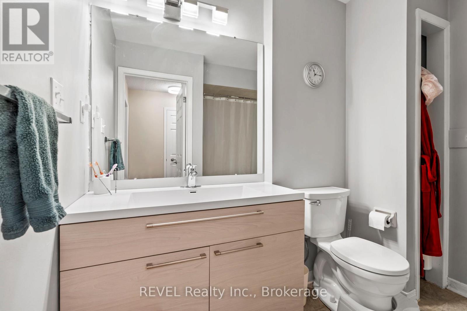 26 Vintage Crescent, St. Catharines, Ontario  L2S 3C2 - Photo 13 - X12414186