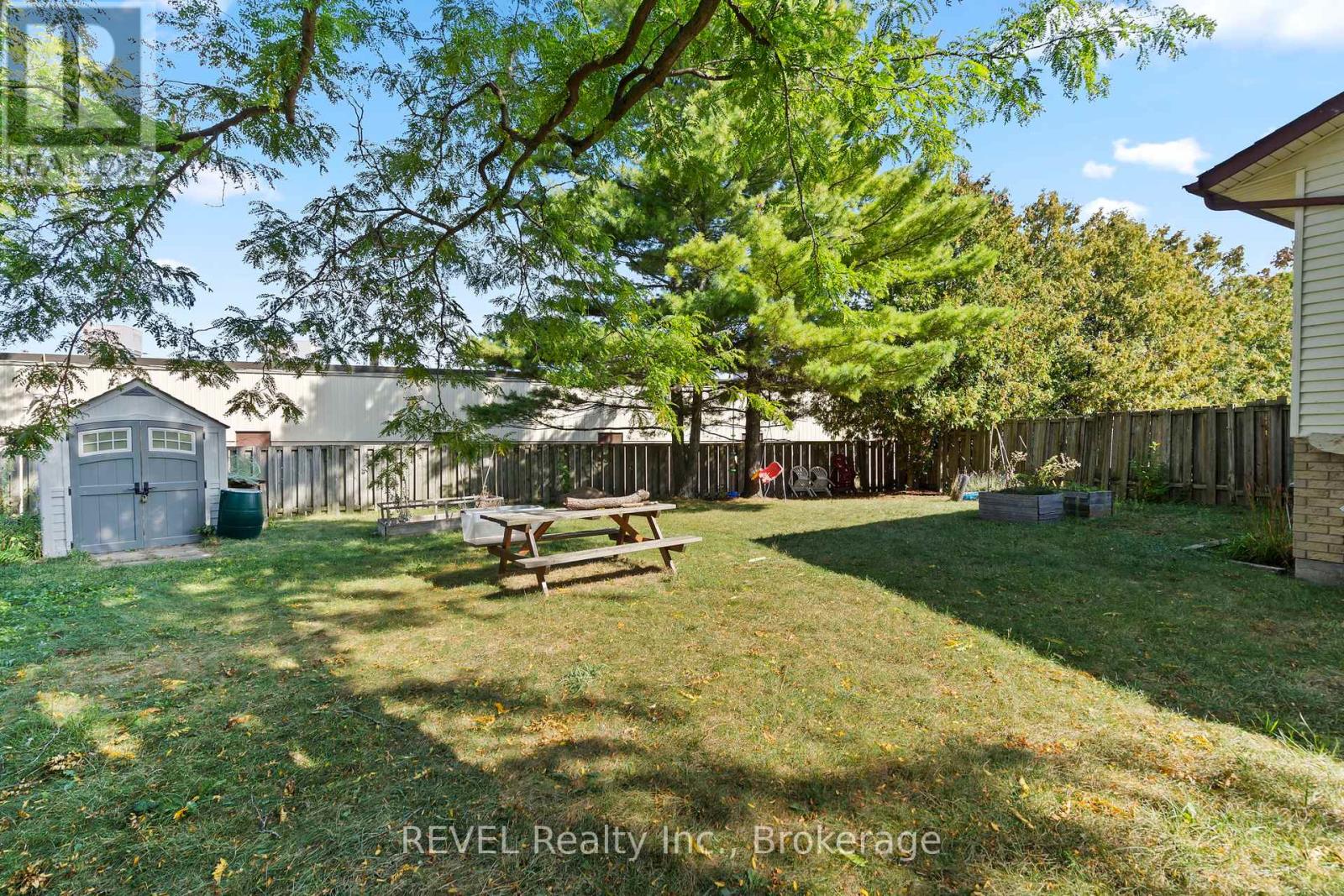 26 Vintage Crescent, St. Catharines, Ontario  L2S 3C2 - Photo 22 - X12414186