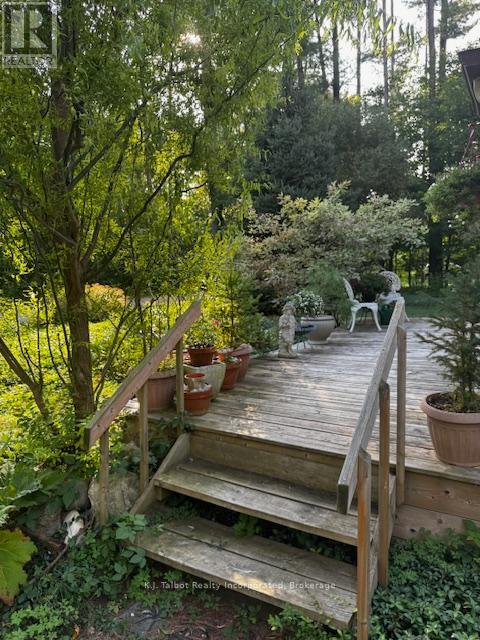 213 Chestnut Drive Drive S, Central Huron (Goderich), Ontario  N0M 1L0 - Photo 25 - X12397405