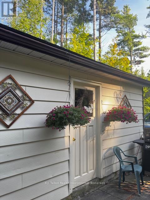 213 Chestnut Drive Drive S, Central Huron (Goderich), Ontario  N0M 1L0 - Photo 30 - X12397405