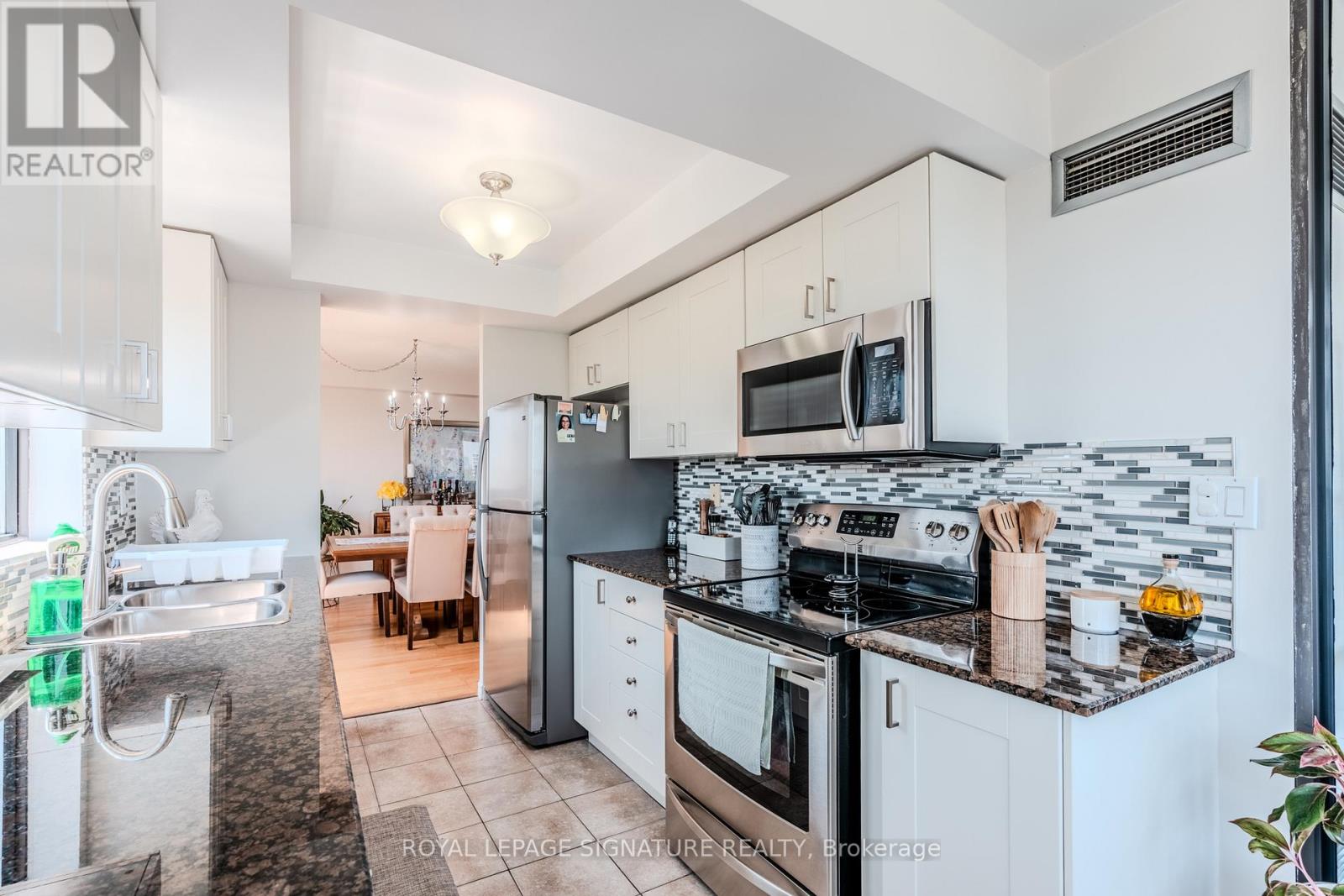 902 - 133 Torresdale Avenue, Toronto, Ontario  M2R 3T2 - Photo 10 - C12414164