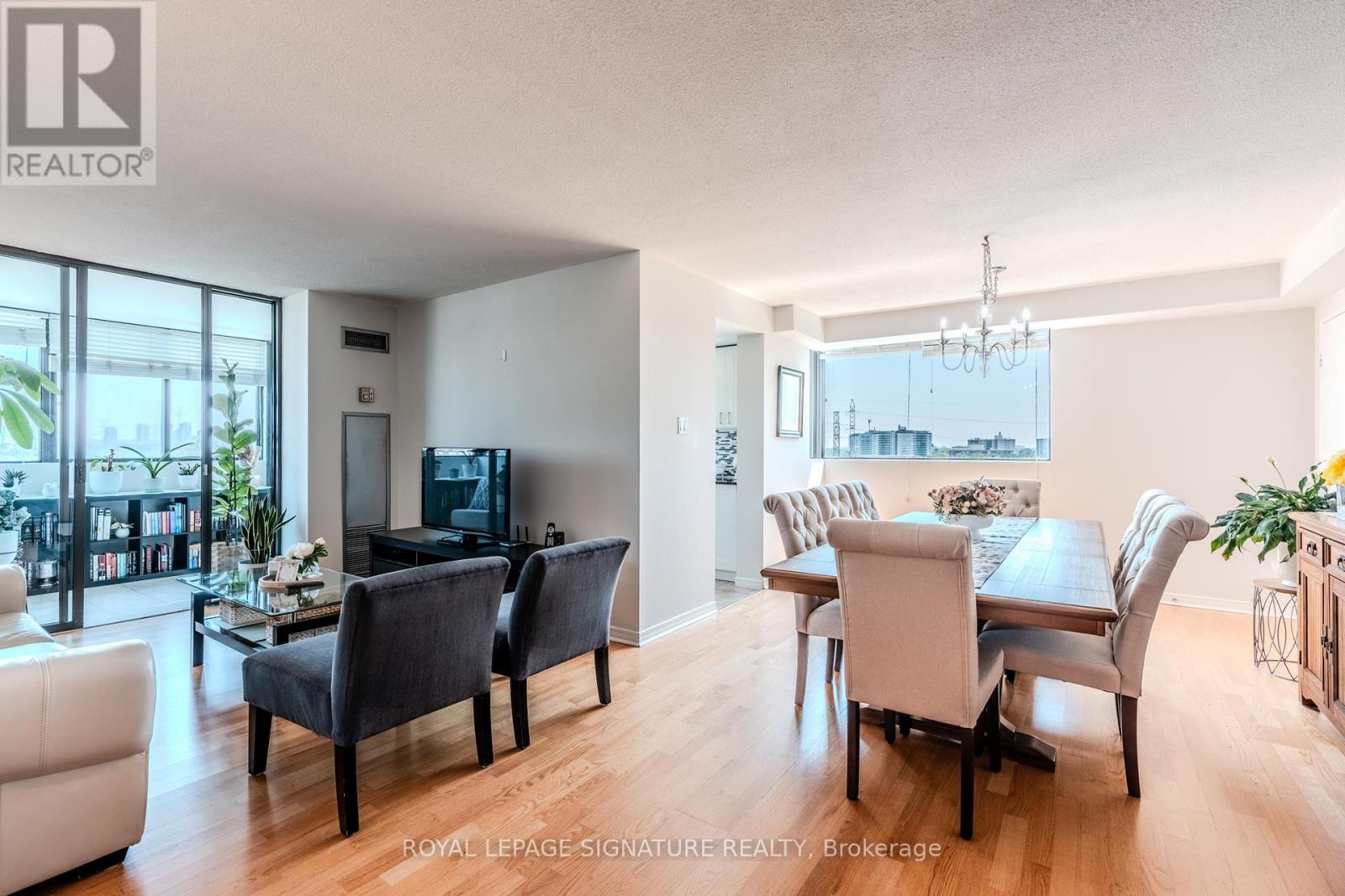 902 - 133 Torresdale Avenue, Toronto, Ontario  M2R 3T2 - Photo 5 - C12414164