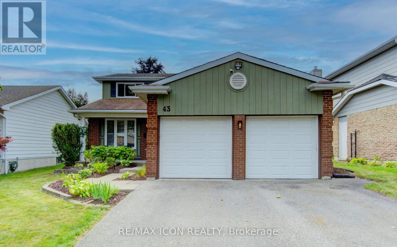 43 WINDING WAY, Kitchener, Ontario