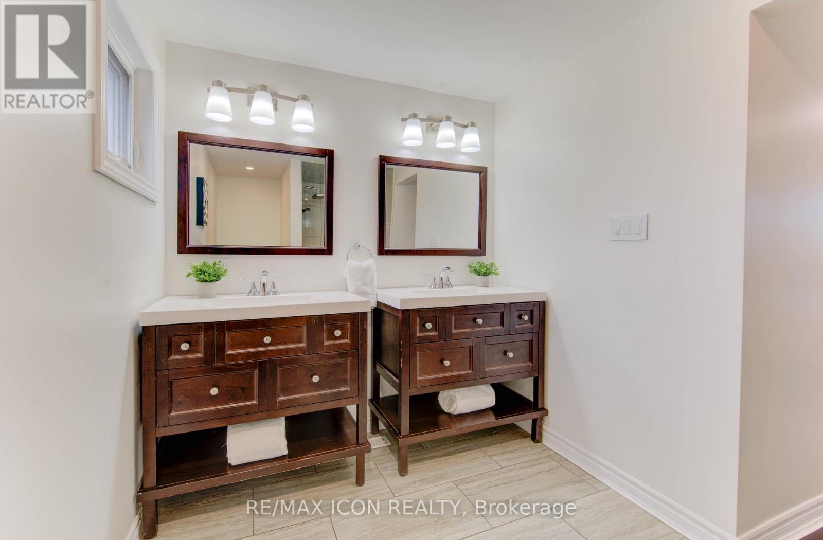 43 Winding Way, Kitchener, Ontario  N2N 1M4 - Photo 22 - X12414150