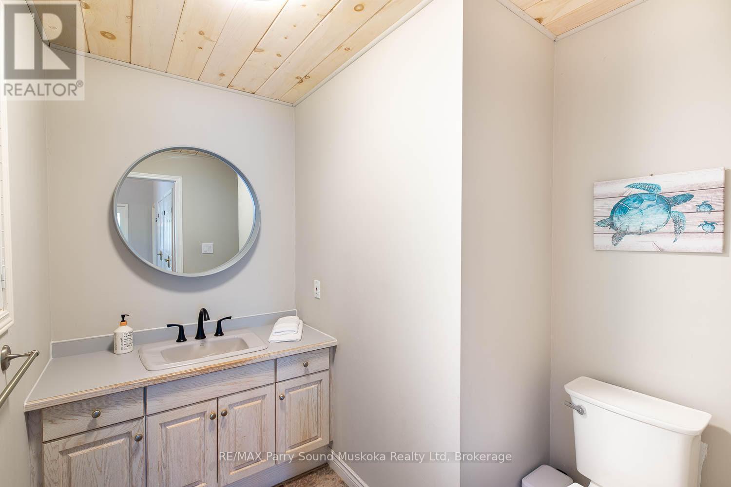 1075 Sawmill Lane, Lake Of Bays (Sinclair), Ontario  P1H 2J6 - Photo 11 - X12414215