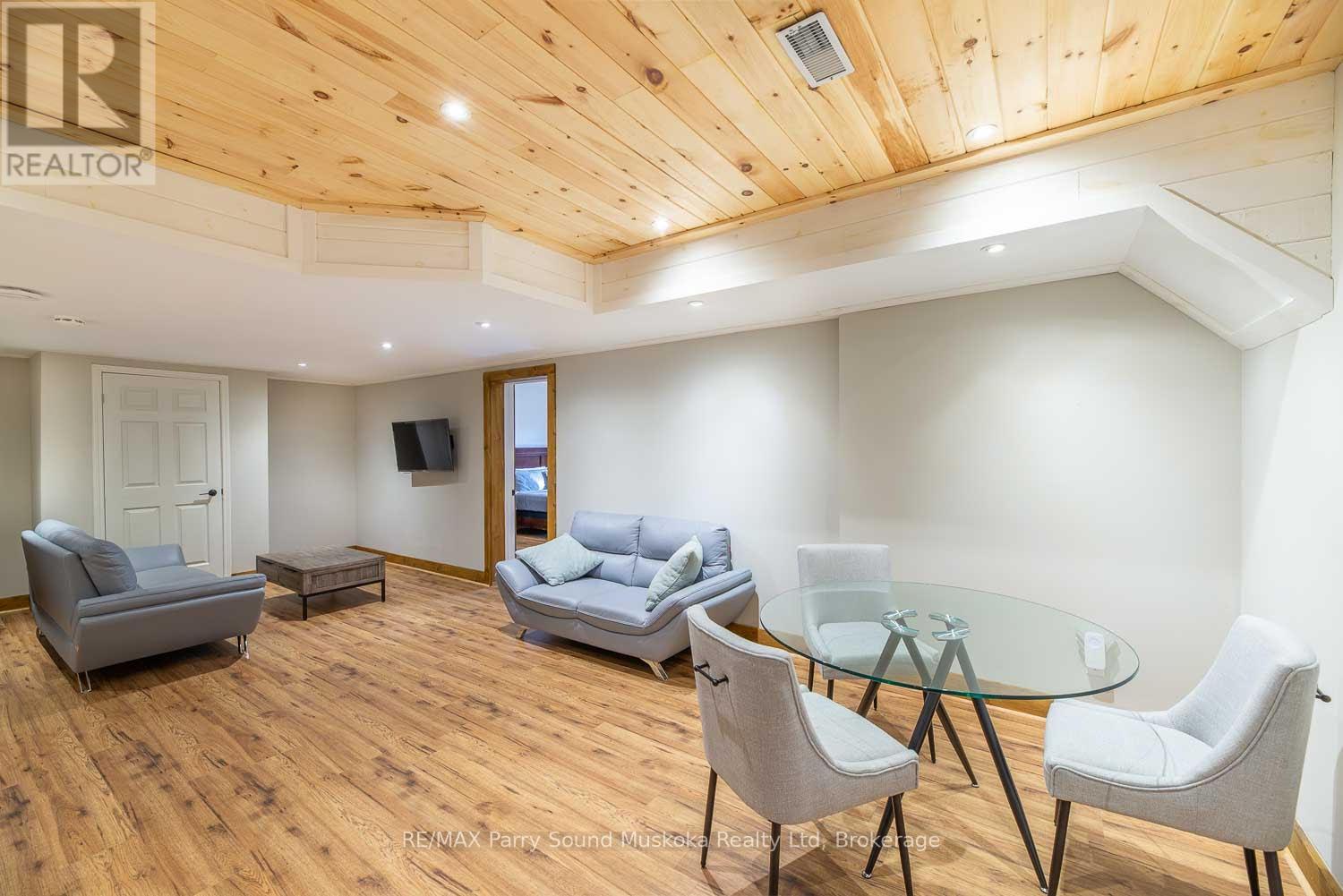 1075 Sawmill Lane, Lake Of Bays (Sinclair), Ontario  P1H 2J6 - Photo 20 - X12414215