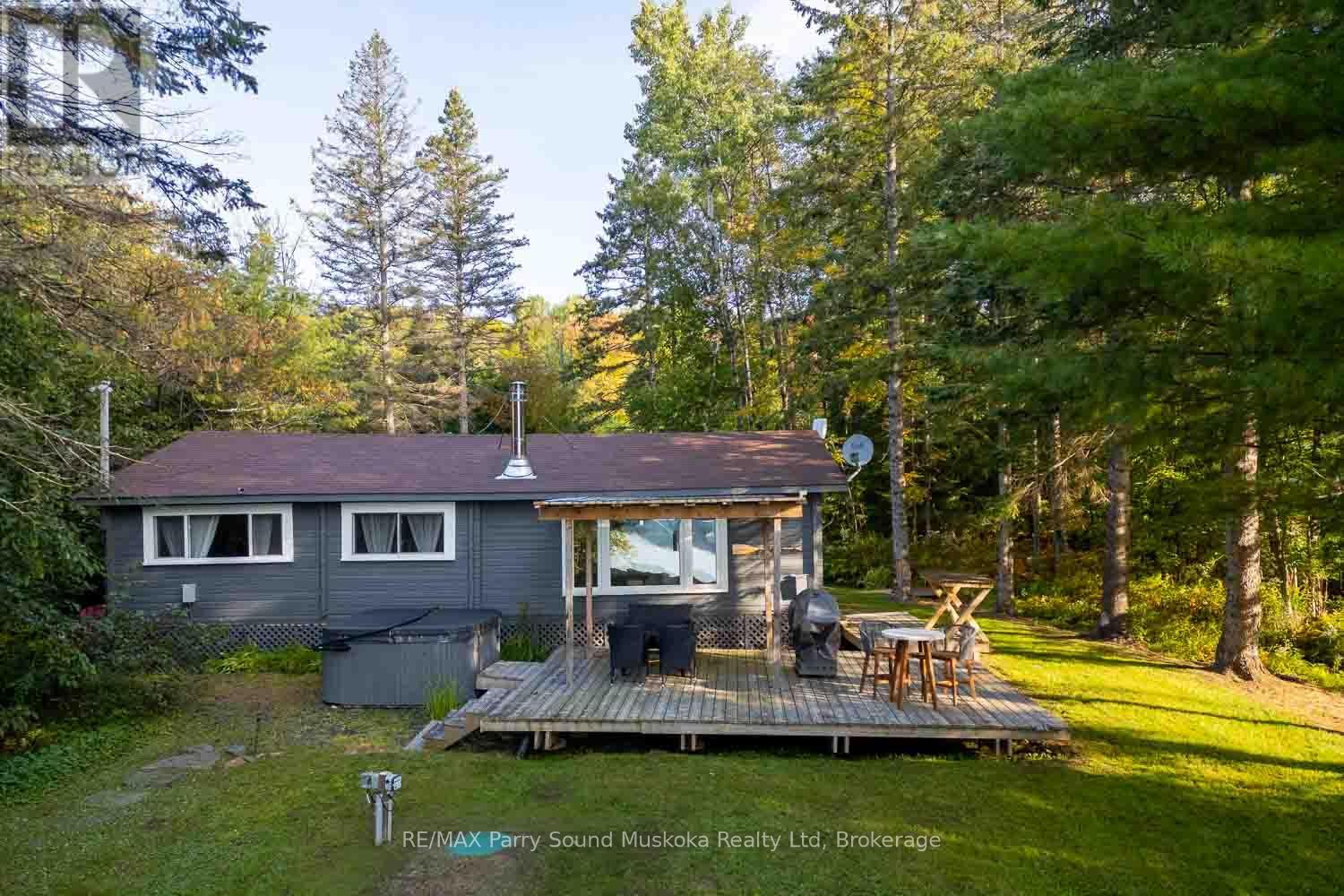 1075 Sawmill Lane, Lake Of Bays (Sinclair), Ontario  P1H 2J6 - Photo 26 - X12414215