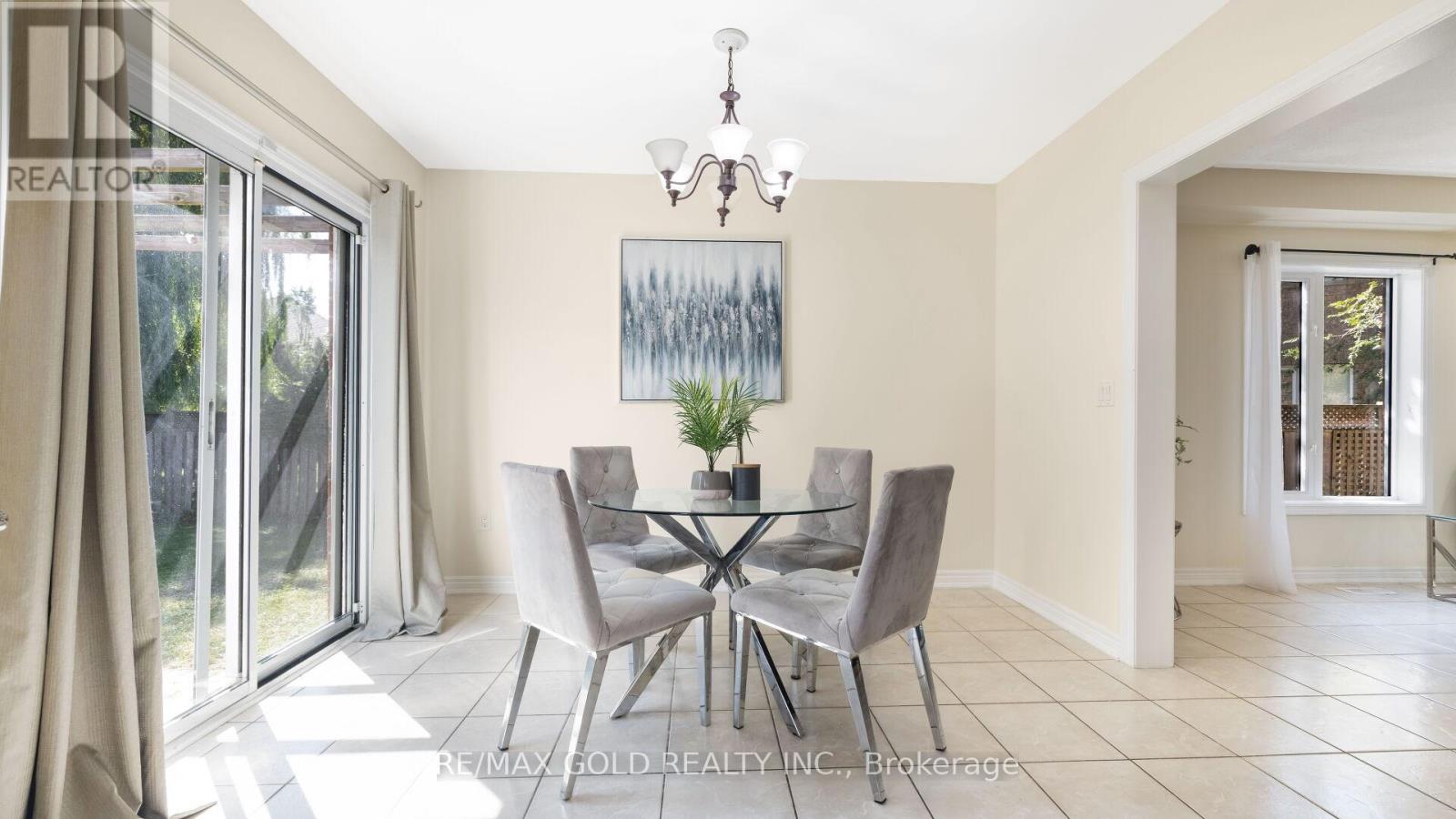68 Dewridge Court, Brampton, Ontario  L6R 3B9 - Photo 12 - W12414204