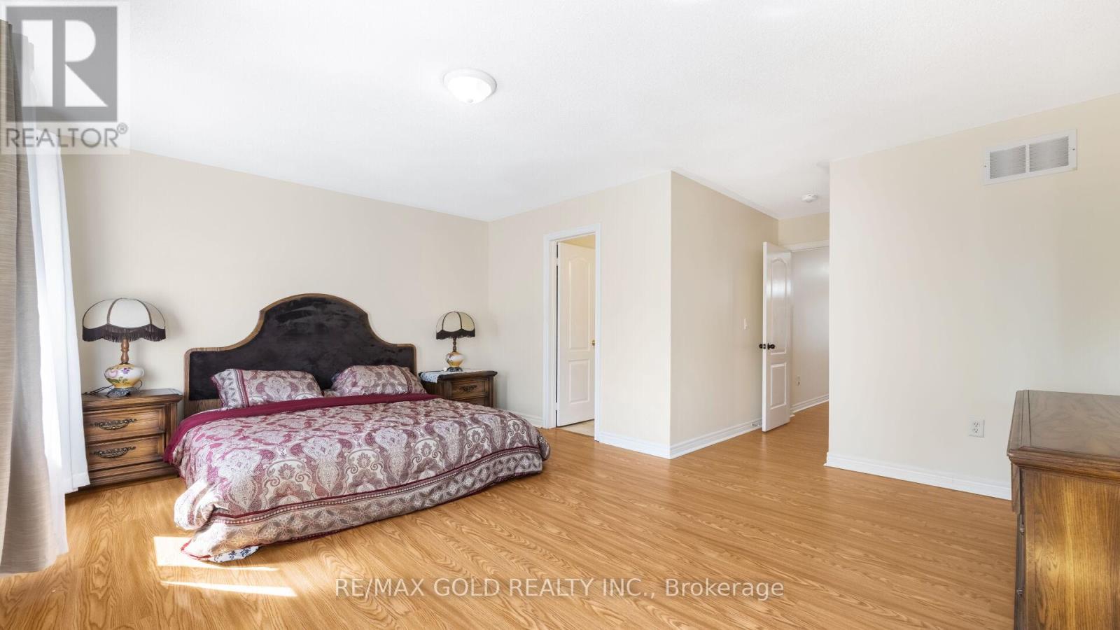 68 Dewridge Court, Brampton, Ontario  L6R 3B9 - Photo 17 - W12414204