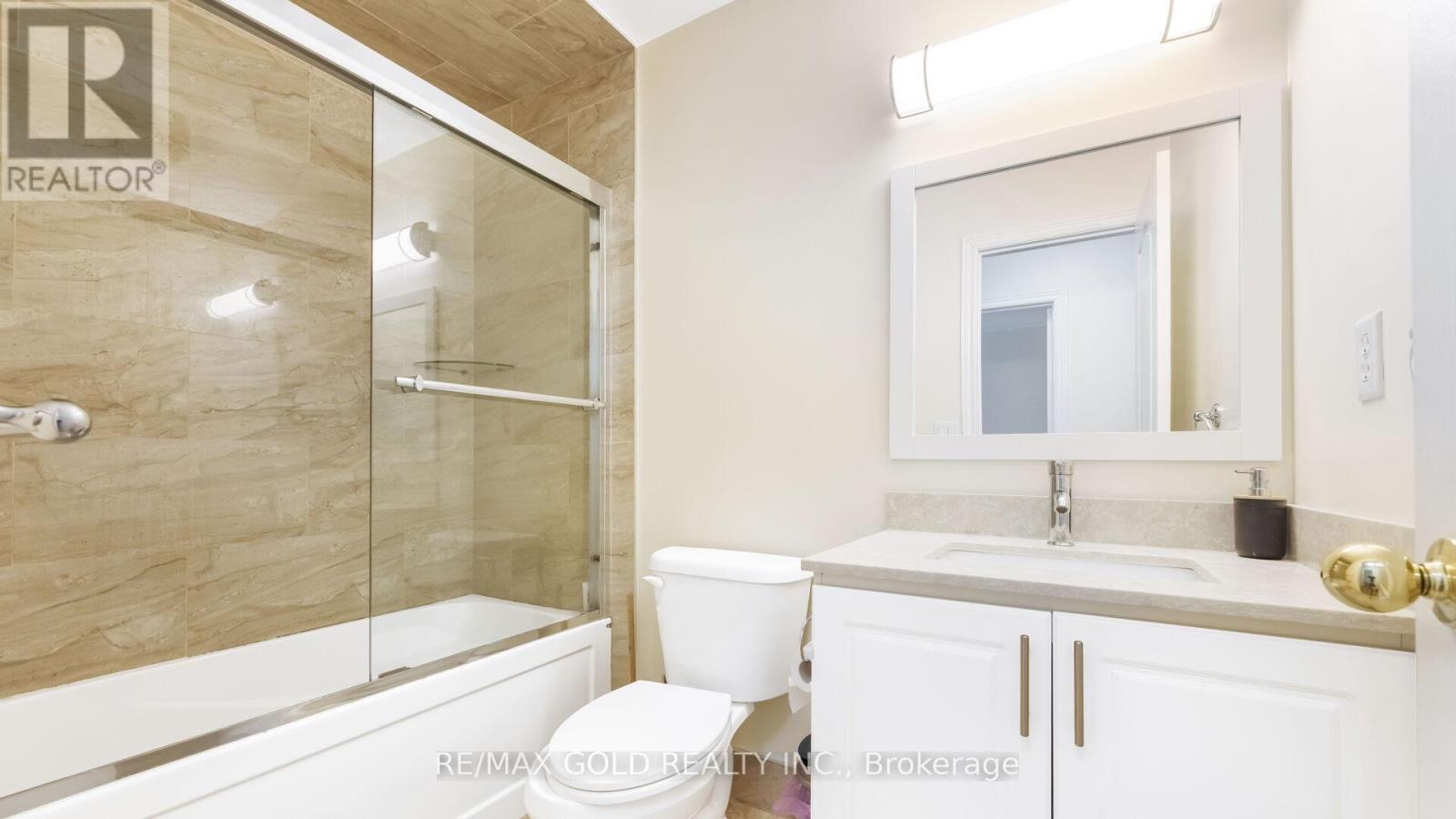 68 Dewridge Court, Brampton, Ontario  L6R 3B9 - Photo 24 - W12414204