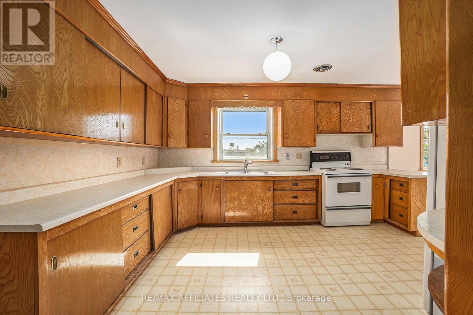 Apt 1 - 21 Wilson Street W, Perth, Ontario  K7H 2S8 - Photo 15 - X12414234