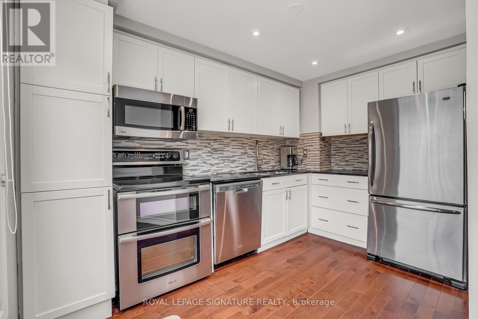 22 Dutch Myrtle Way, Toronto, Ontario  M3B 3K8 - Photo 2 - C12412440