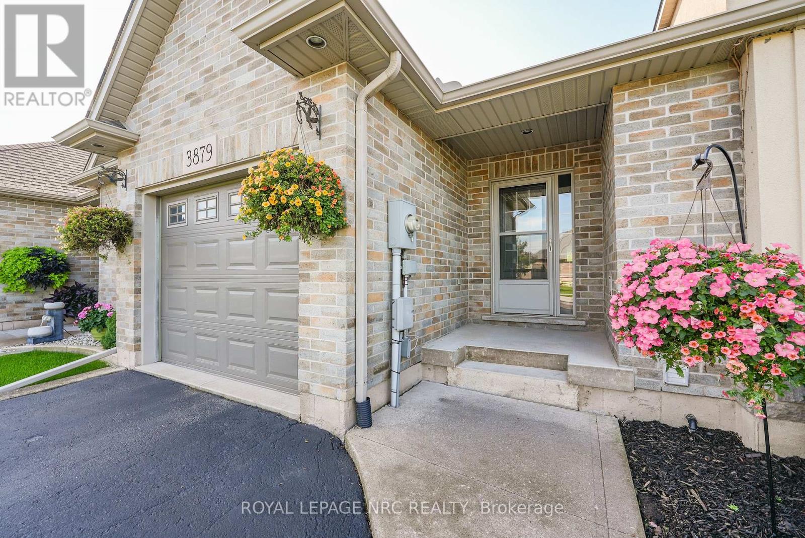 3879 Lower Coach Road, Fort Erie, Ontario  L0S 1S0 - Photo 3 - X12414212