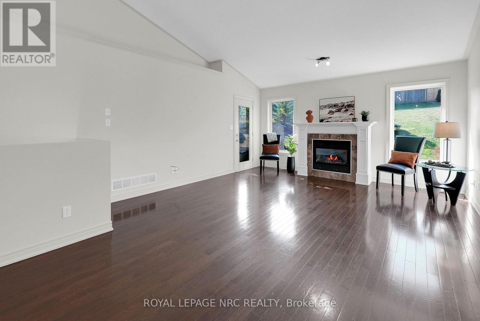 3879 Lower Coach Road, Fort Erie, Ontario  L0S 1S0 - Photo 6 - X12414212