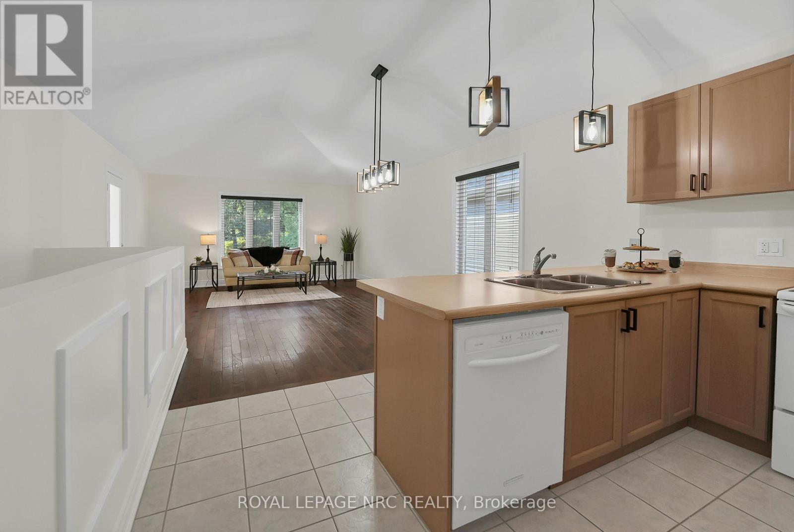 3719 Concord Avenue, Fort Erie, Ontario  L0S 1B0 - Photo 11 - X12414213