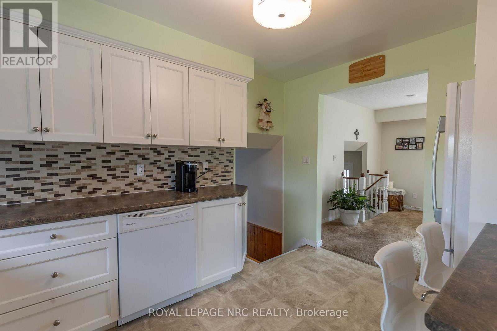 41 Third Avenue, Port Colborne, Ontario  L3K 5P2 - Photo 6 - X12414237