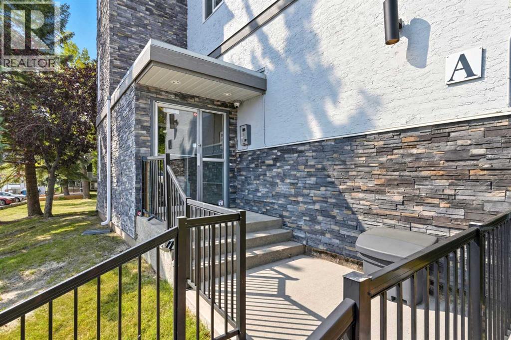 302a, 5601 Dalton Drive Nw, Calgary, Alberta  T3A 2E2 - Photo 2 - A2258493