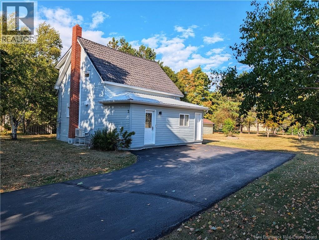3 Rue Des Érables, Caraquet, New Brunswick  E1W 1A5 - Photo 12 - NB127025