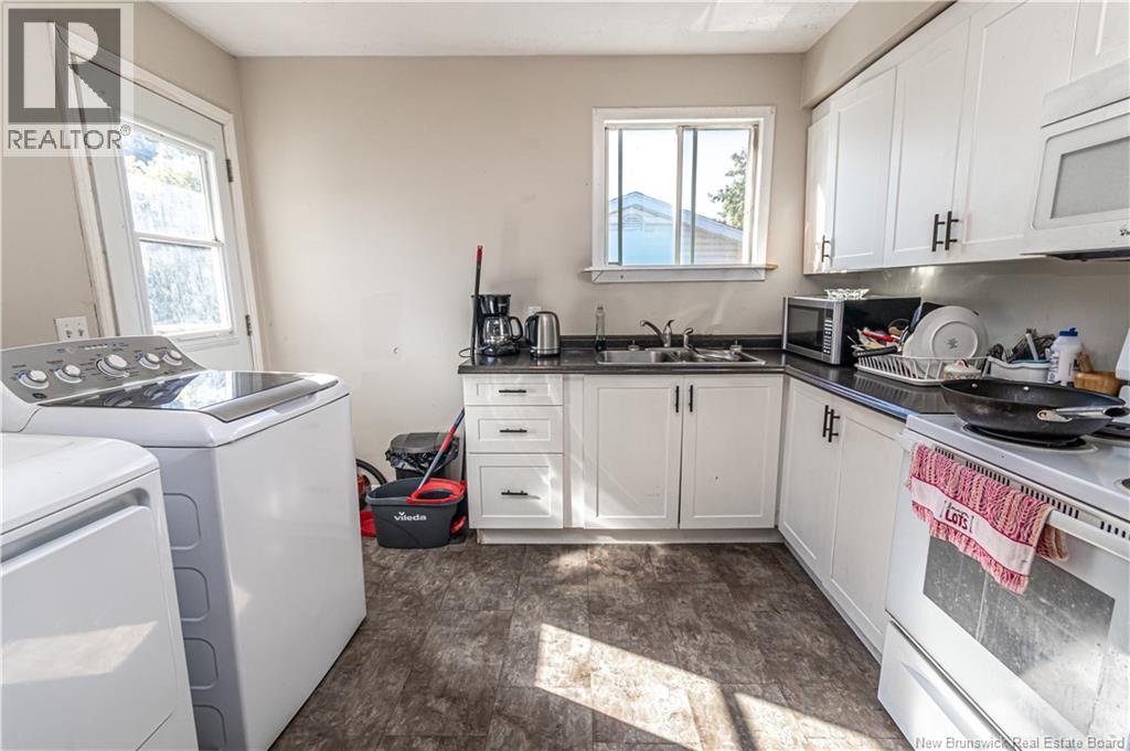 208 Mckeen Street, Fredericton, New Brunswick  E3A 2R1 - Photo 4 - NB126926