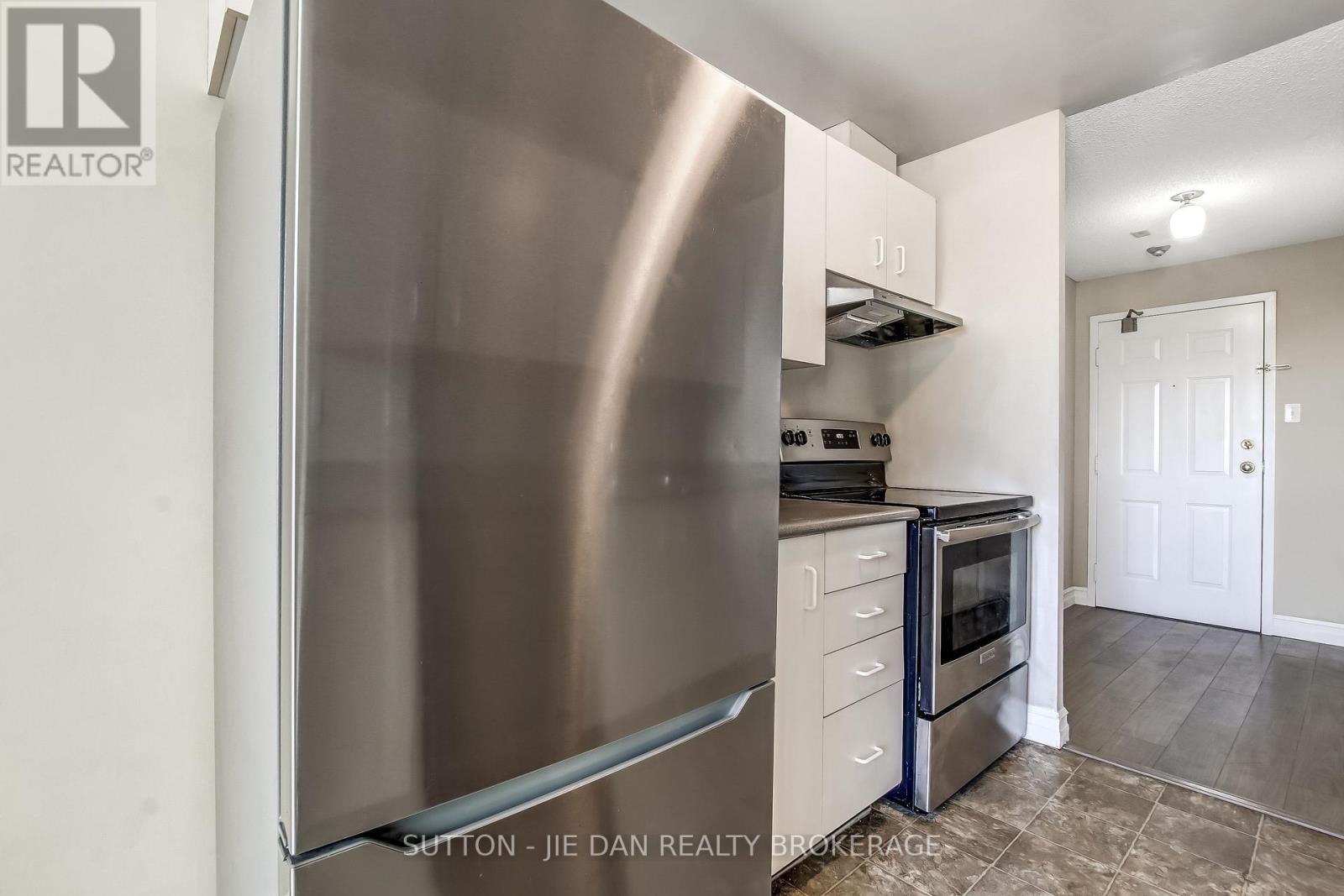 Photo 6 of 21 for 203 - 77 Base Line Road W