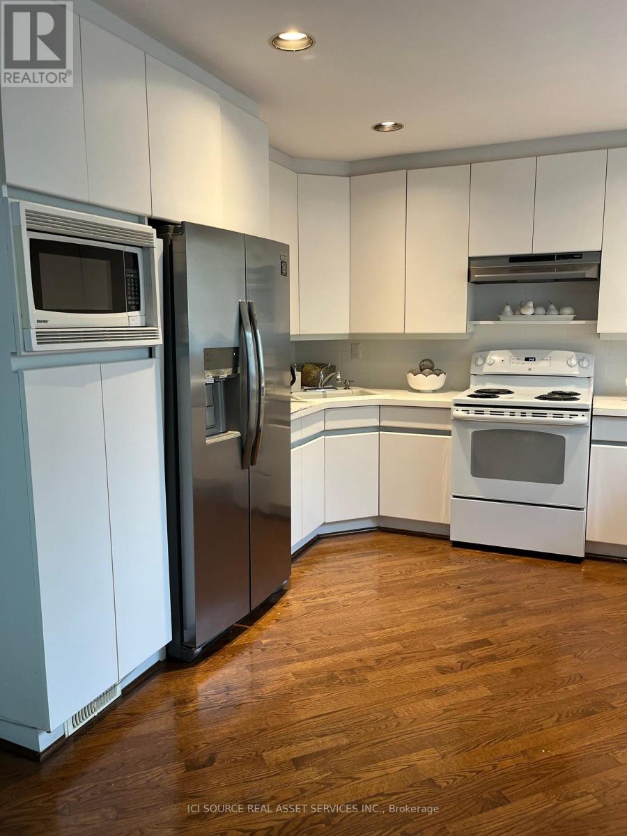 104 Almore Avenue, Toronto, Ontario  M3H 2H5 - Photo 5 - C12414211