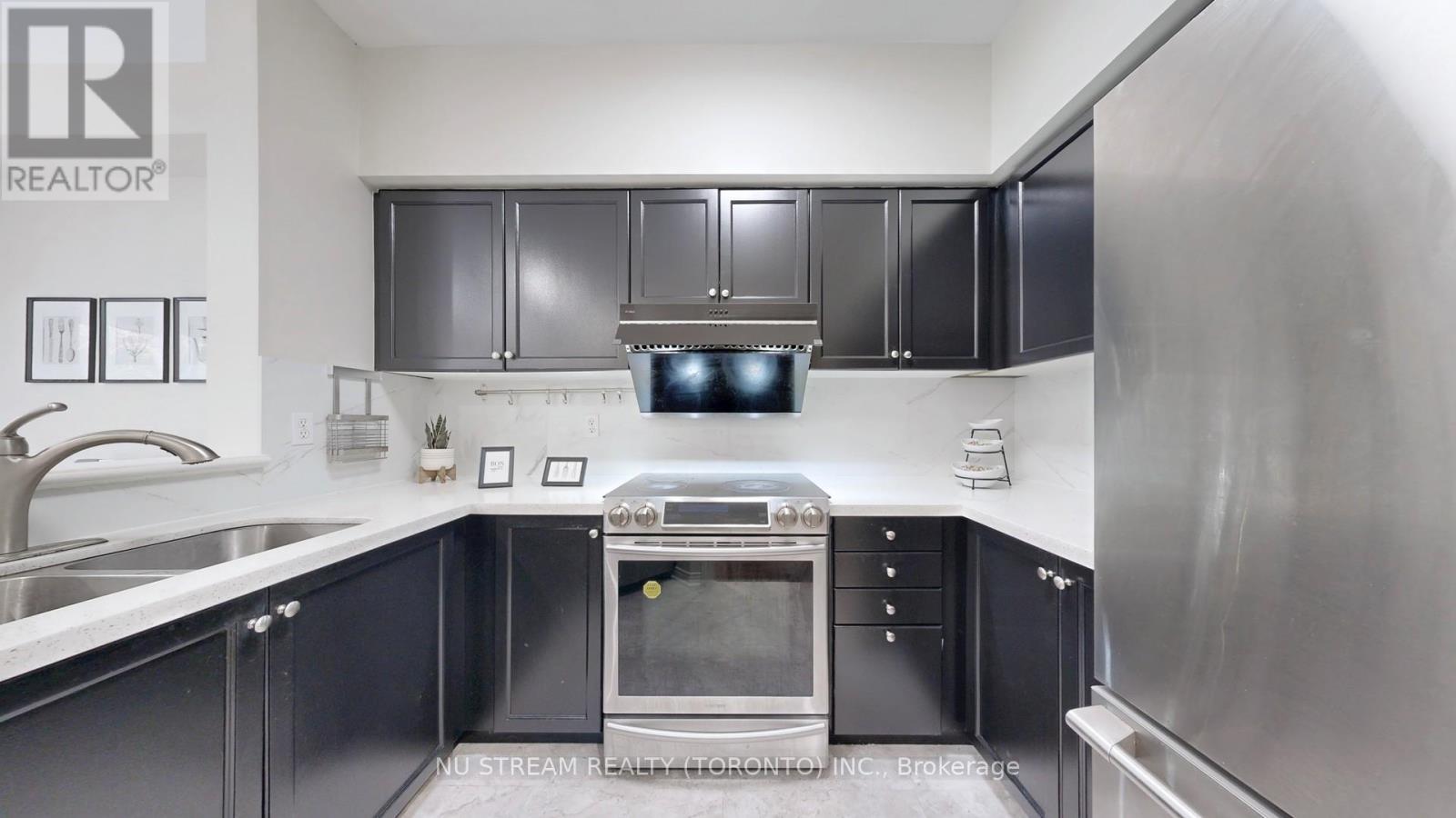 60 Nottingham Drive, Richmond Hill (Westbrook), Ontario  L4S 1Z8 - Photo 10 - N12414226