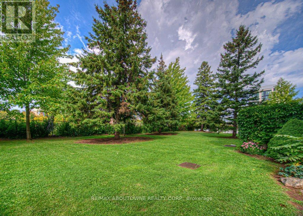 103 - 1071 Queens Avenue, Oakville, Ontario  L6H 2R5 - Photo 13 - W12414242