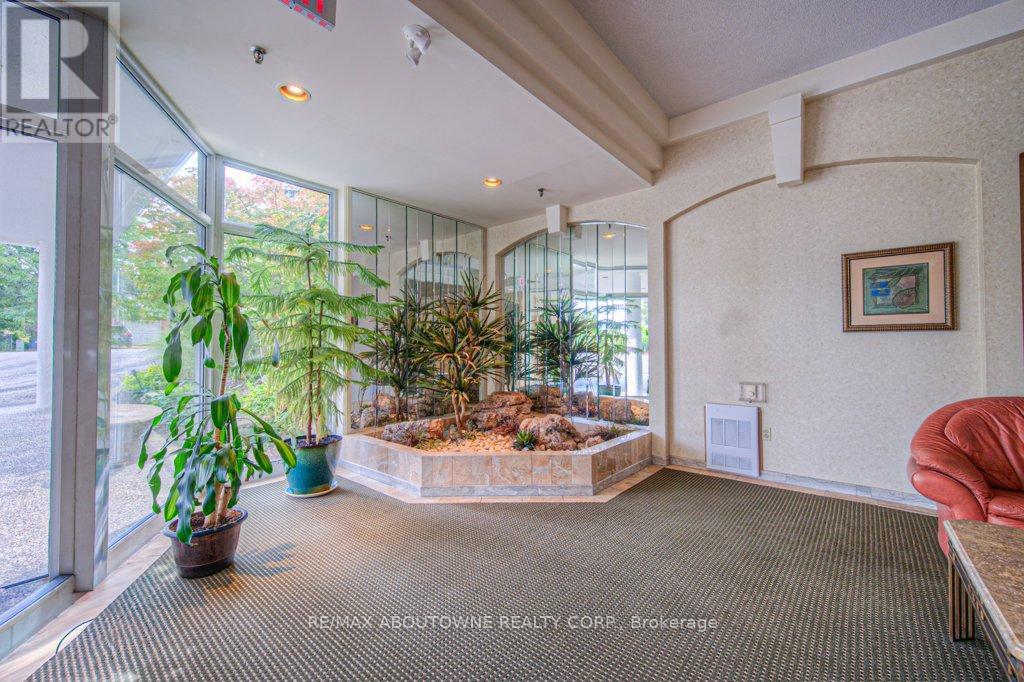 103 - 1071 Queens Avenue, Oakville, Ontario  L6H 2R5 - Photo 15 - W12414242