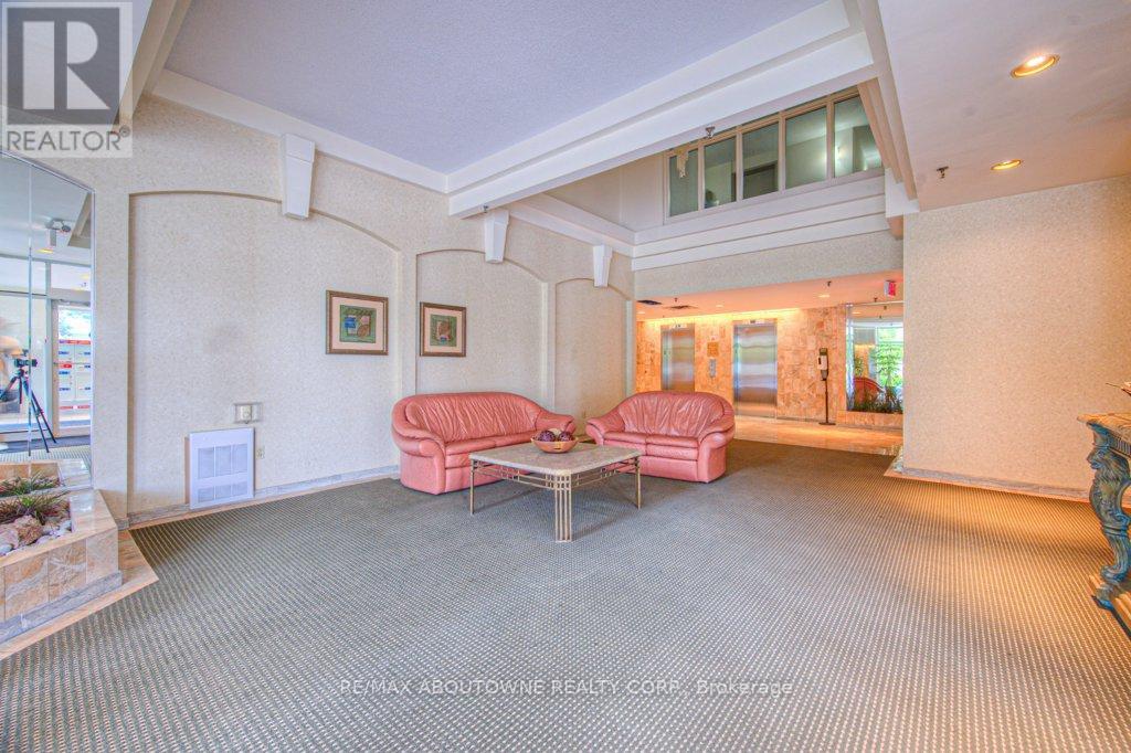 103 - 1071 Queens Avenue, Oakville, Ontario  L6H 2R5 - Photo 16 - W12414242