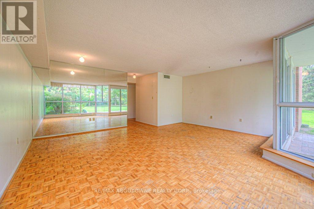 103 - 1071 Queens Avenue, Oakville, Ontario  L6H 2R5 - Photo 8 - W12414242