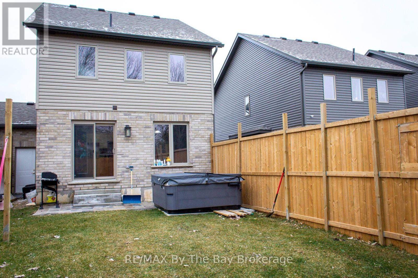 131 Stonebrook Way, Grey Highlands, Ontario  N0C 1H0 - Photo 7 - X12414267