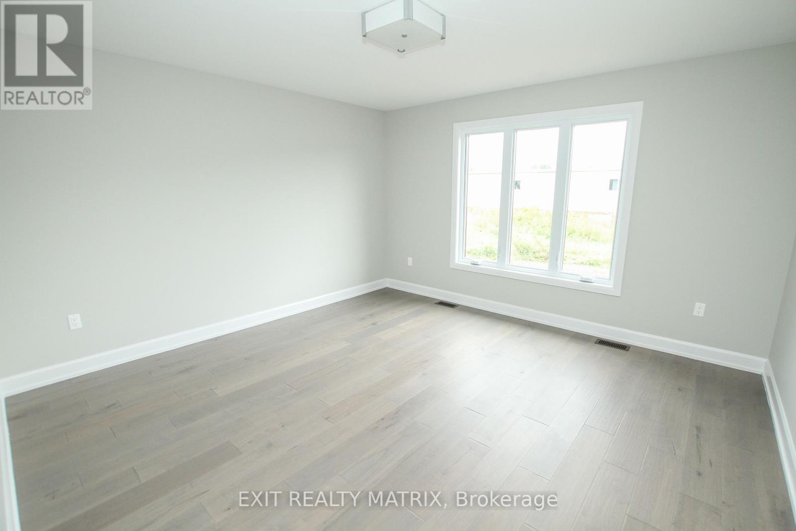 9 Glenco Road, South Stormont, Ontario  K0C 2A0 - Photo 13 - X12414250