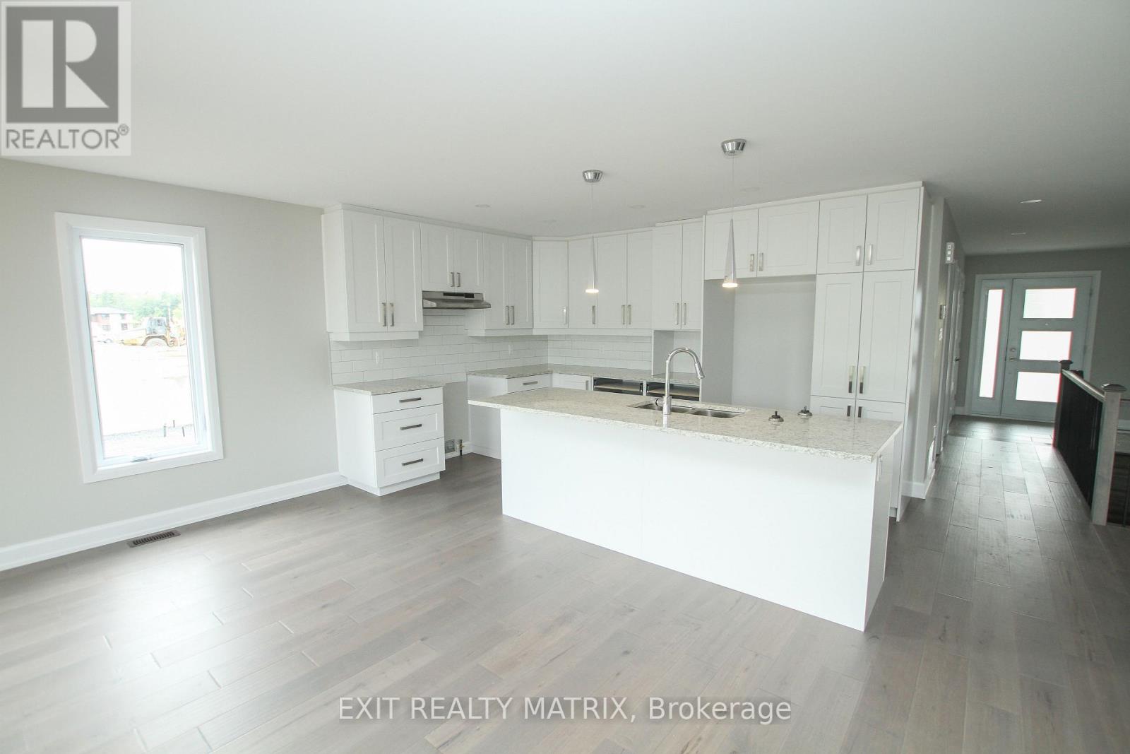 9 Glenco Road, South Stormont, Ontario  K0C 2A0 - Photo 9 - X12414250