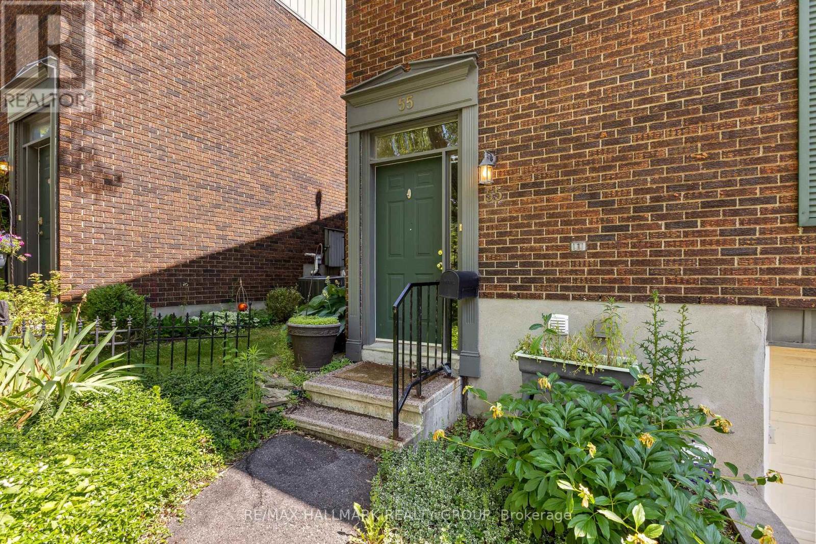 55 River Garden Private, Ottawa, Ontario  K1V 1M8 - Photo 3 - X12414261